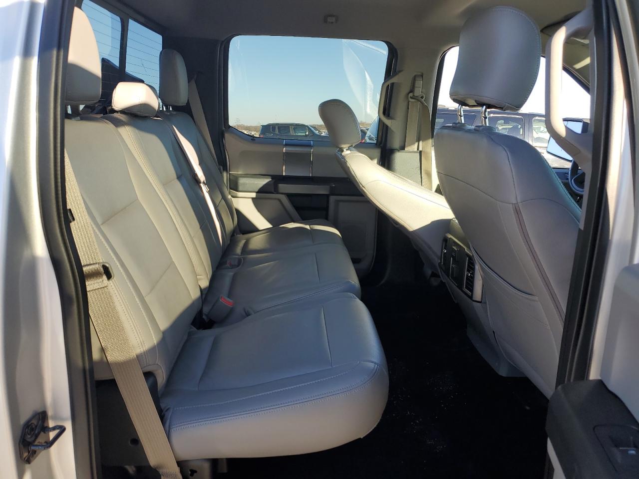 2015 Ford F-150 - Image 10