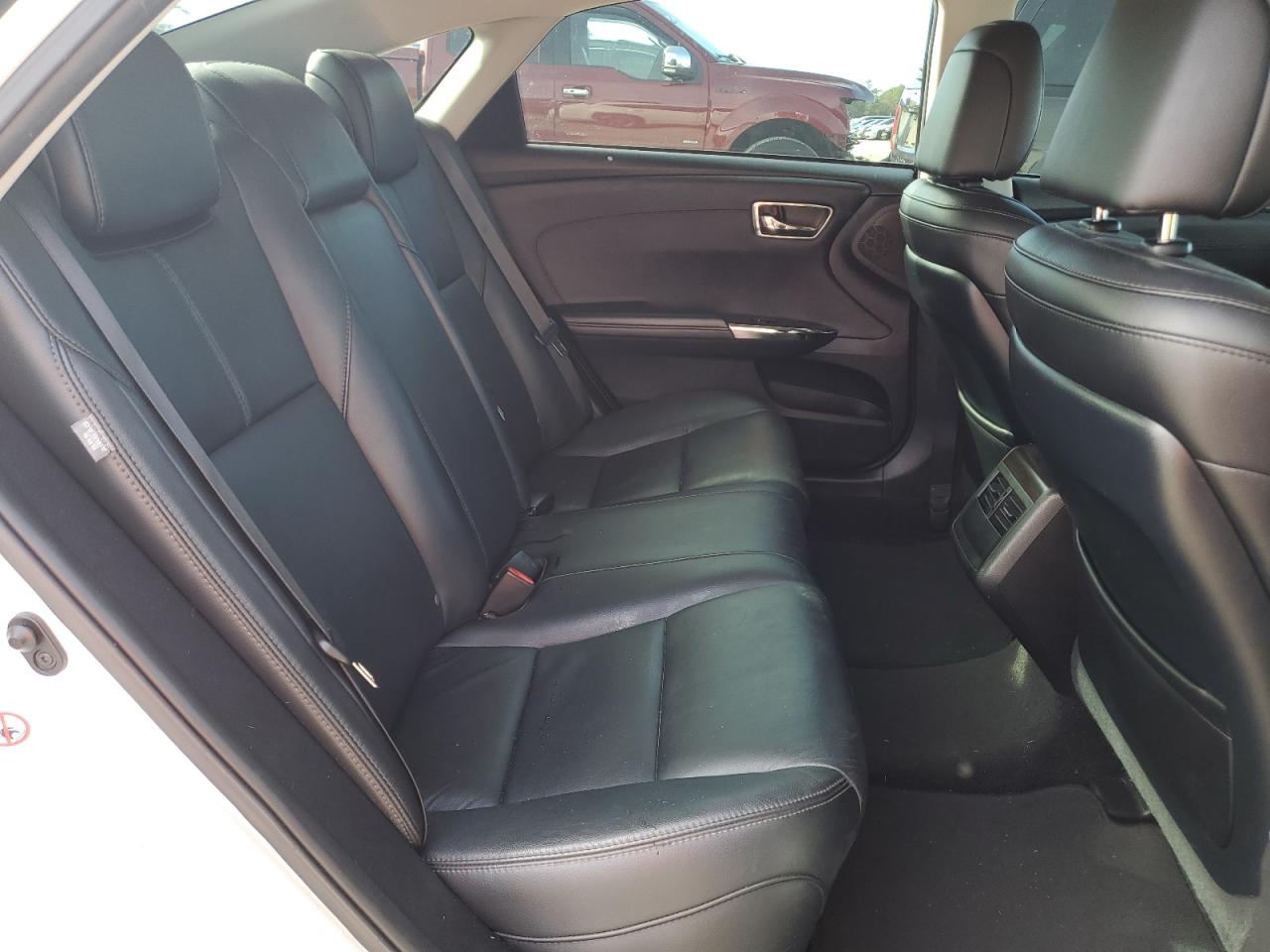 2016 Toyota Avalon - Image 10