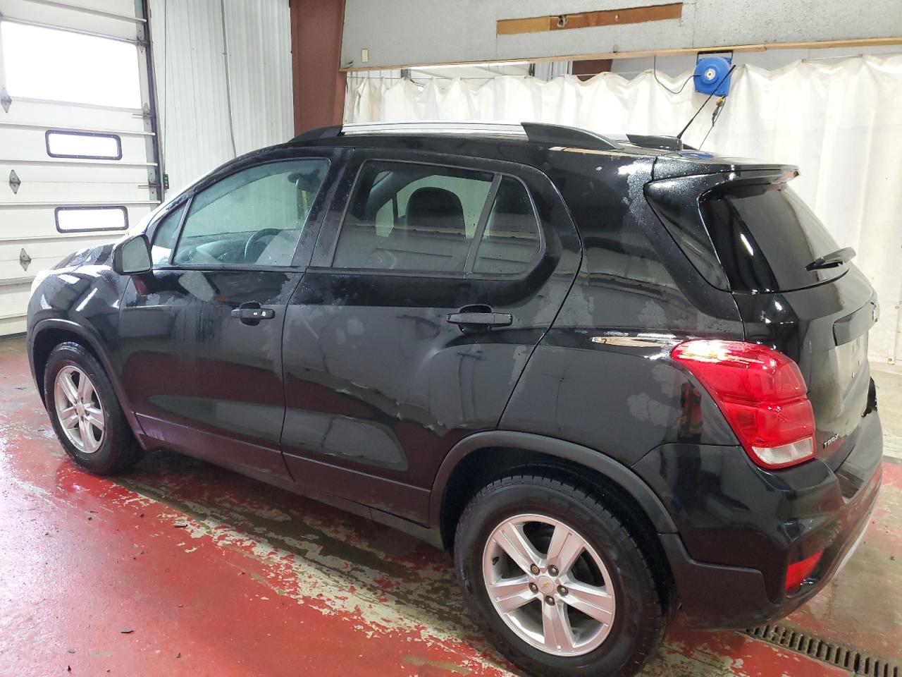 2021 Chevrolet Trax - Image 2