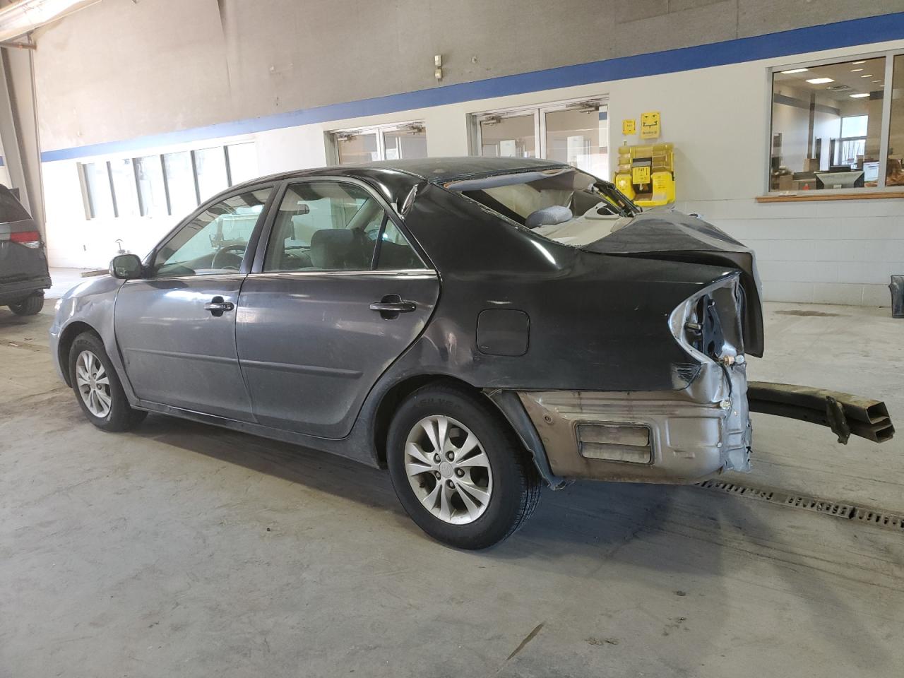 2004 Toyota Camry - Image 2