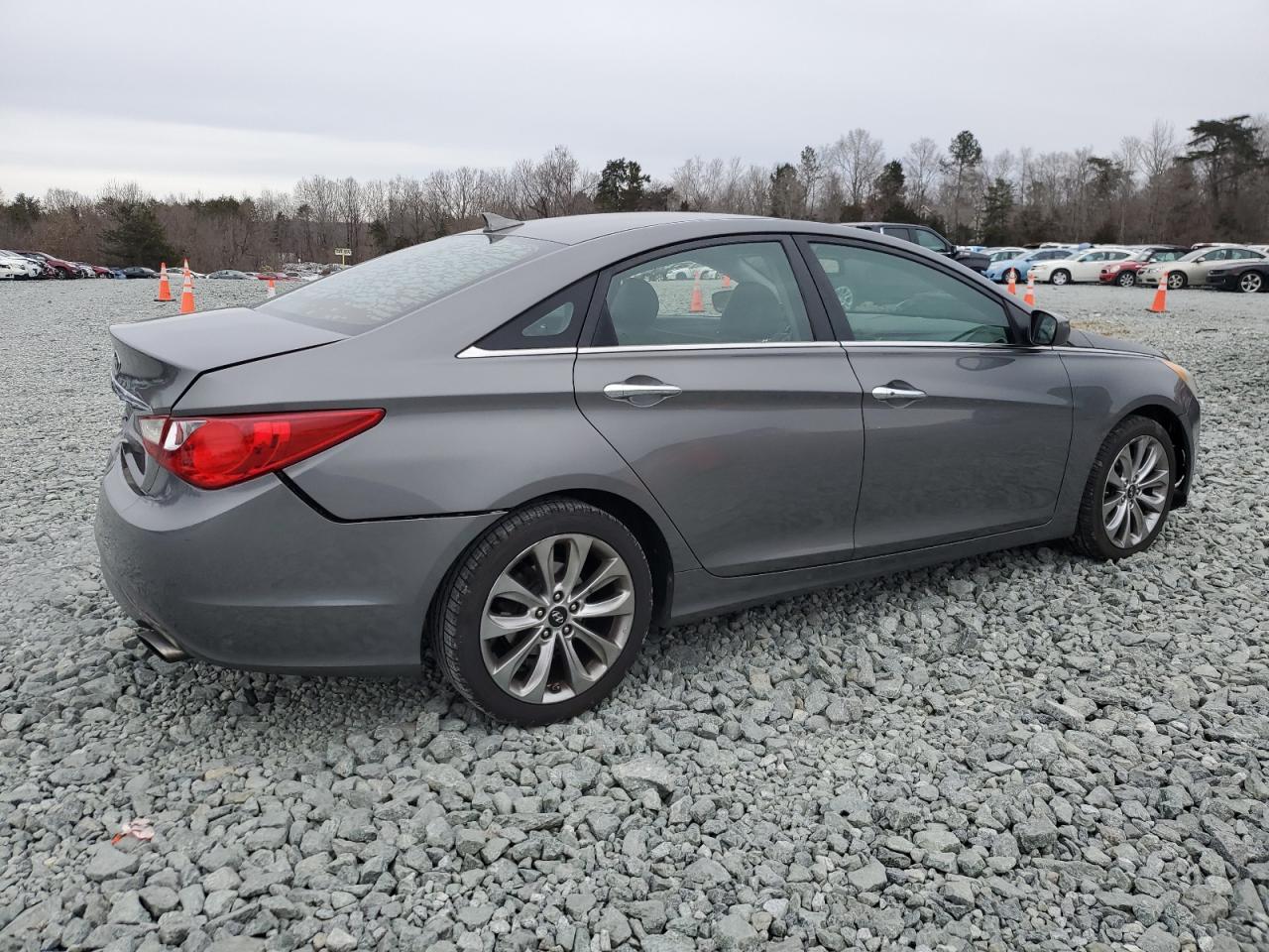 2013 Hyundai Sonata - Image 3