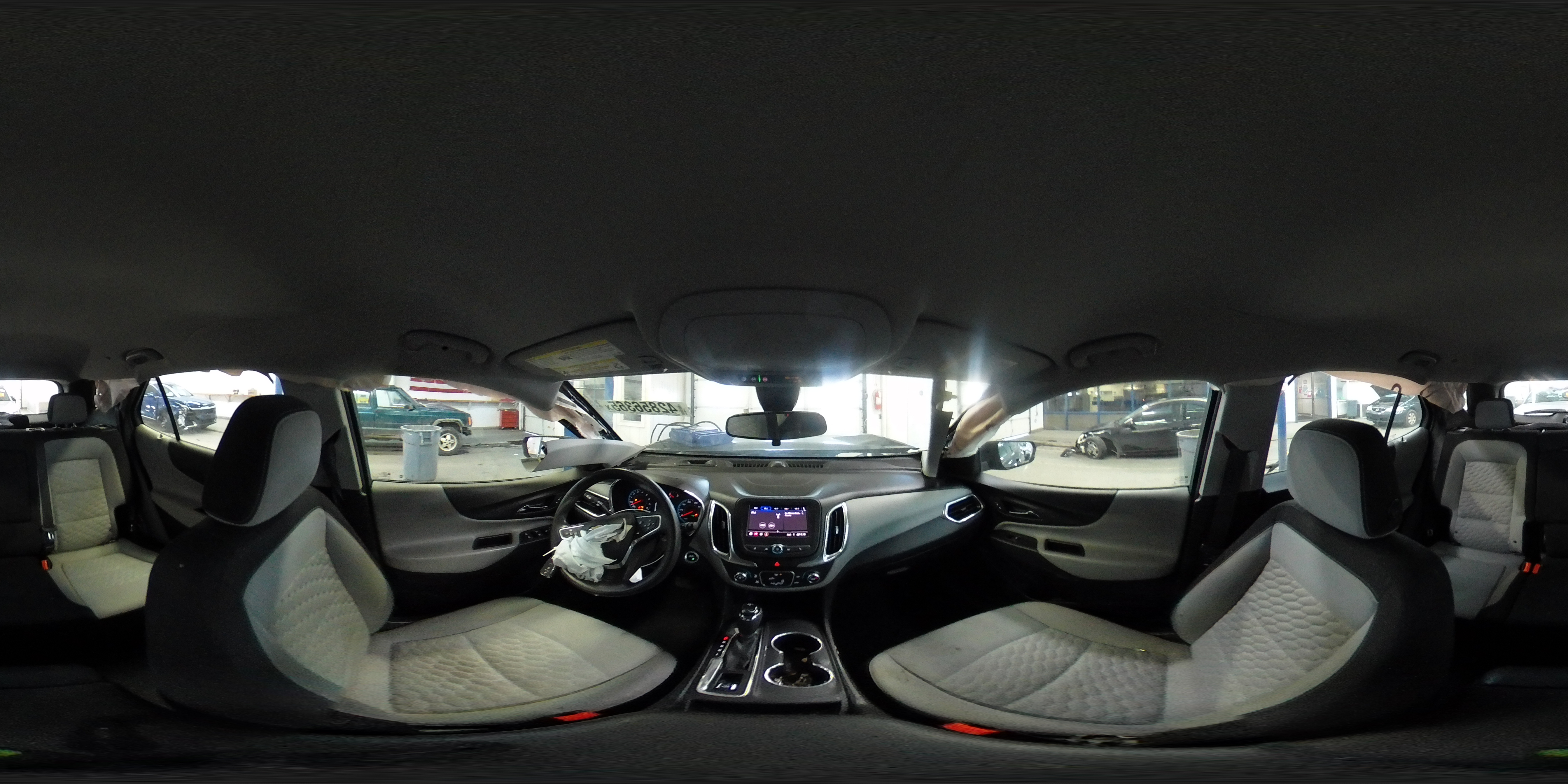 2020 Chevrolet Equinox - Image 13