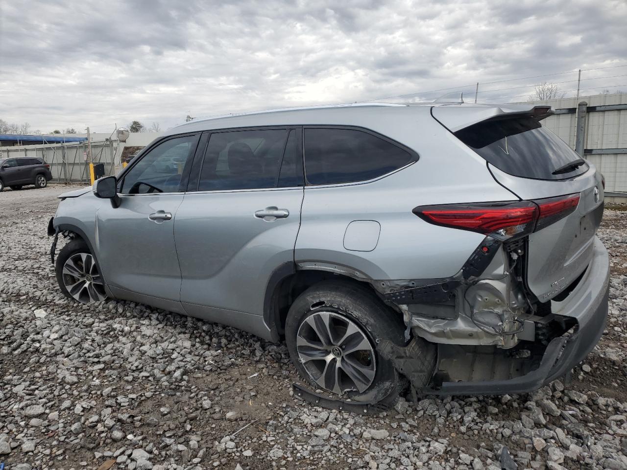 2020 Toyota Highlander - Image 2