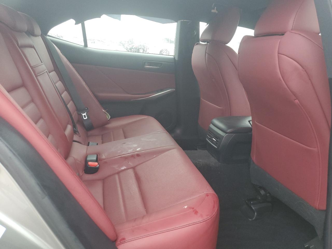 2018 Lexus IS - Image 10