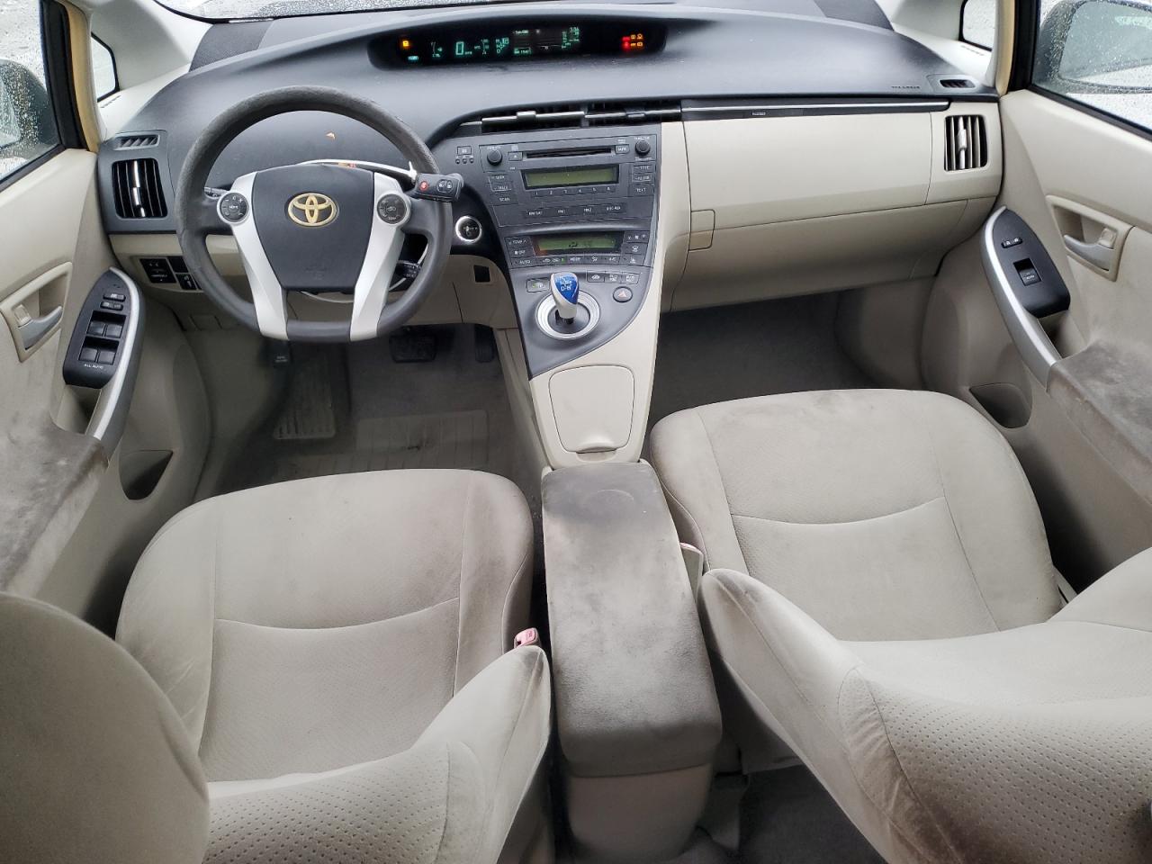 2010 Toyota Prius - Image 8