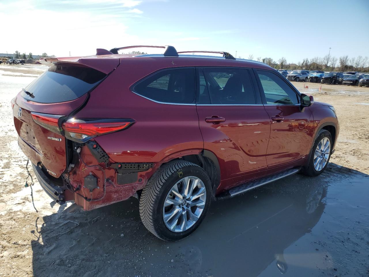 2022 Toyota Highlander - Image 3