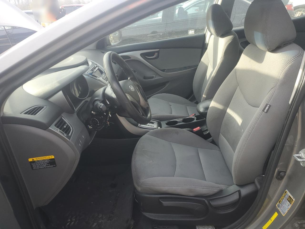2013 Hyundai Elantra - Image 7