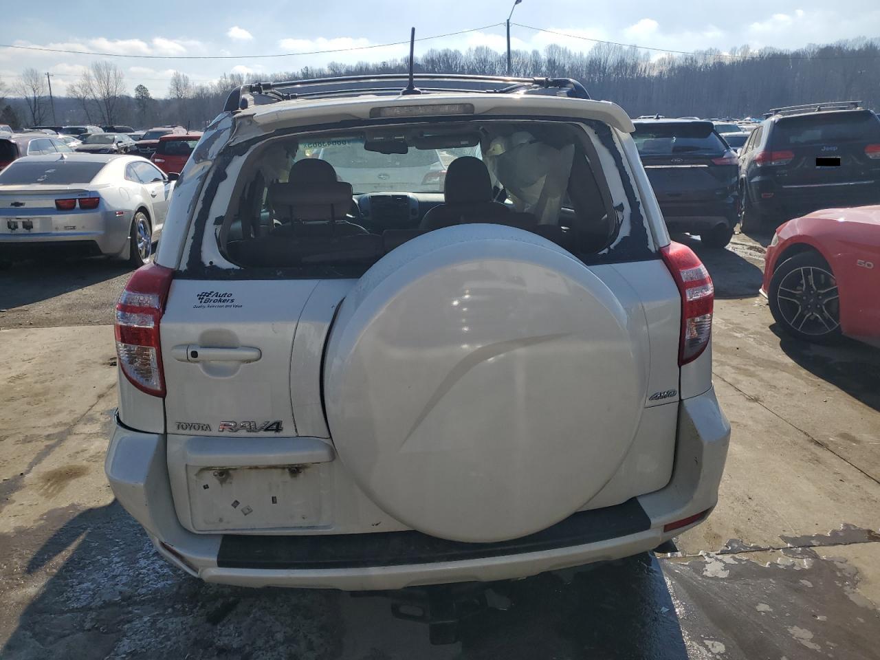 2010 Toyota RAV 4 - Image 6