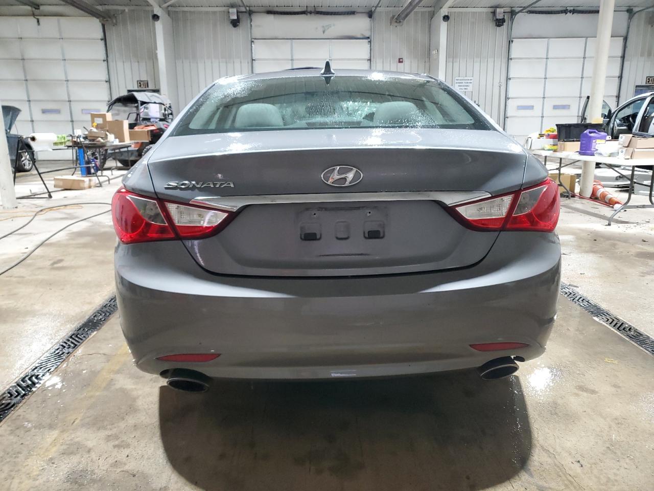 2011 Hyundai Sonata - Image 6