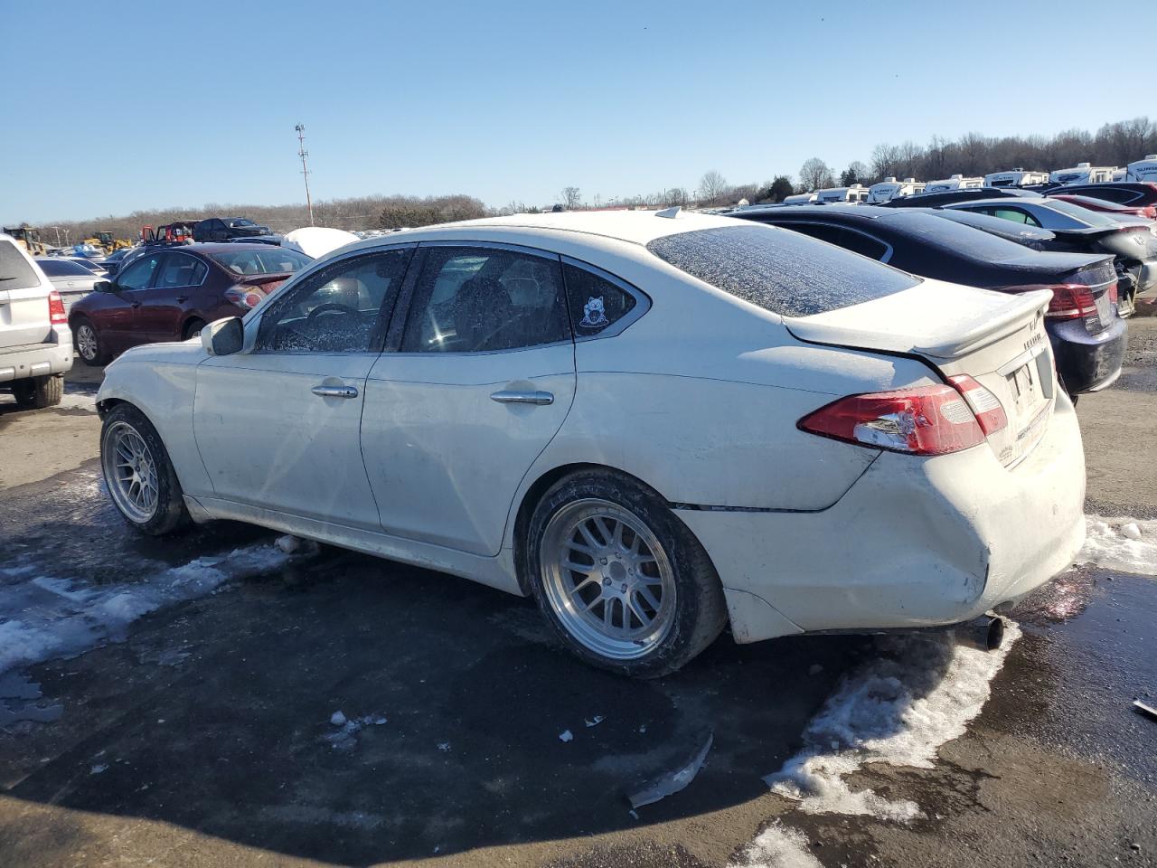 2013 Infiniti M - Image 2