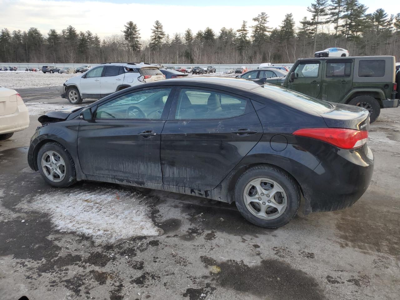 2013 Hyundai Elantra - Image 2