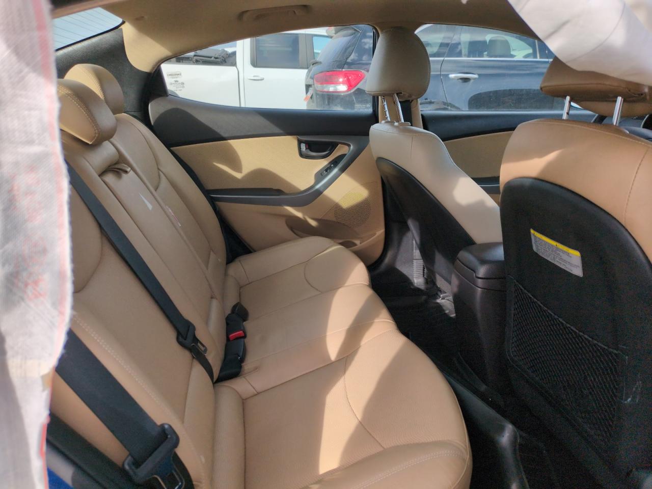 2013 Hyundai Elantra - Image 10