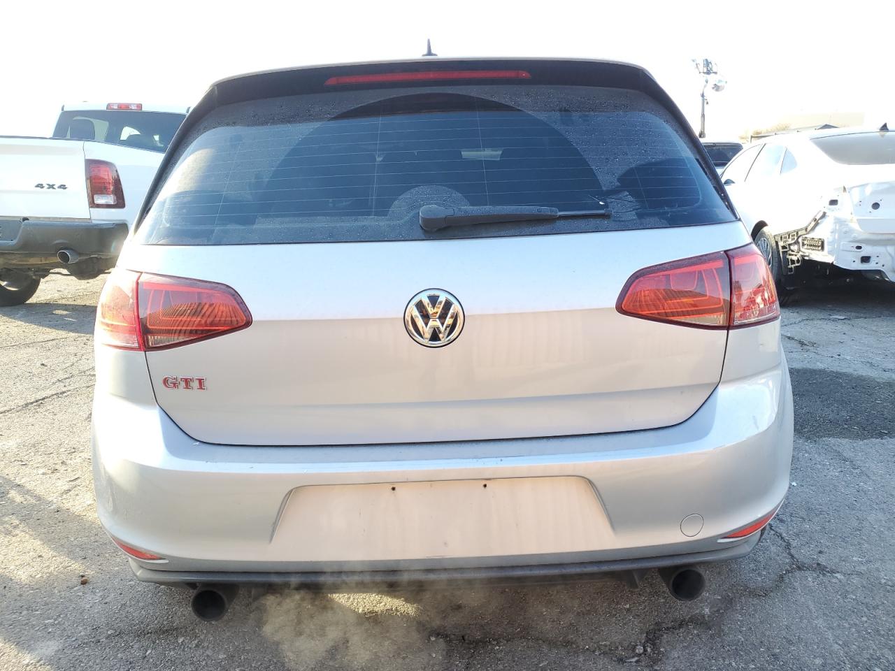 2016 Volkswagen GTI - Image 6