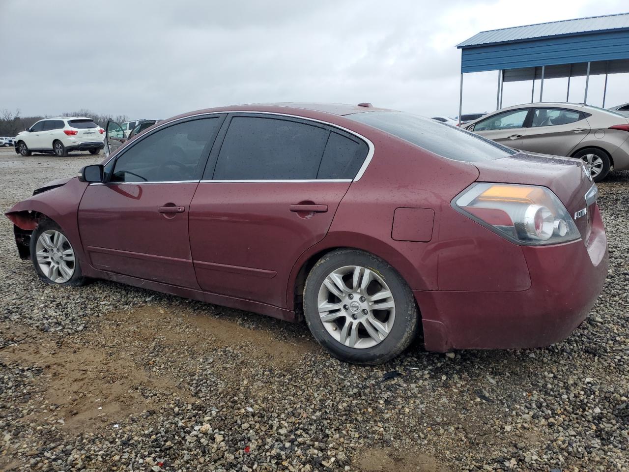 2011 Nissan Altima - Image 2