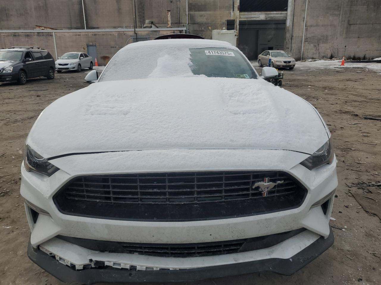 2022 Ford Mustang - Image 5