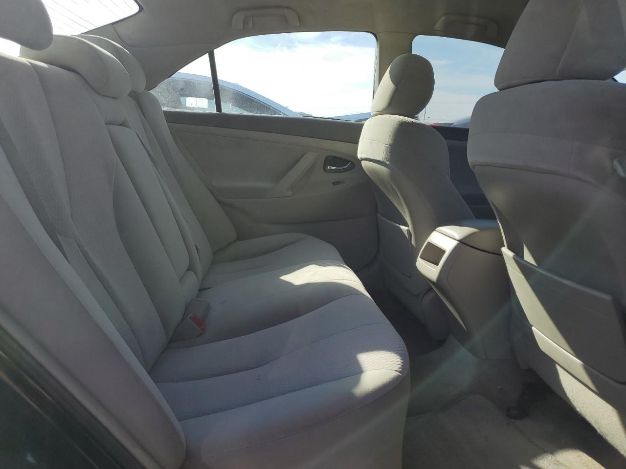 2010 Toyota Camry - Image 10