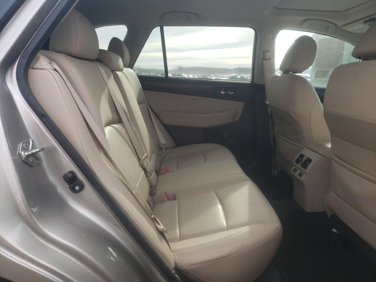 2015 Subaru Outback - Image 11