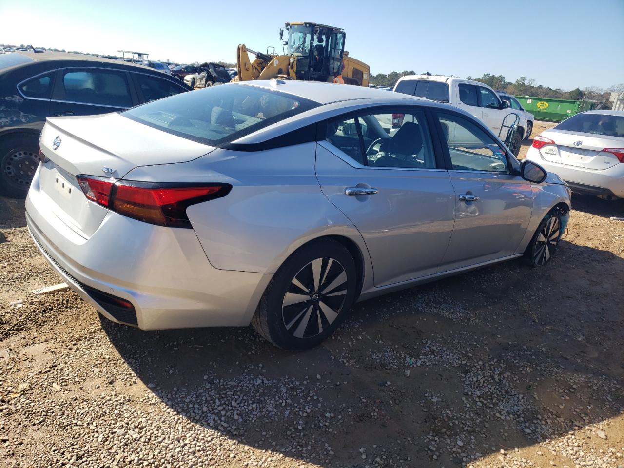 2021 Nissan Altima - Image 3