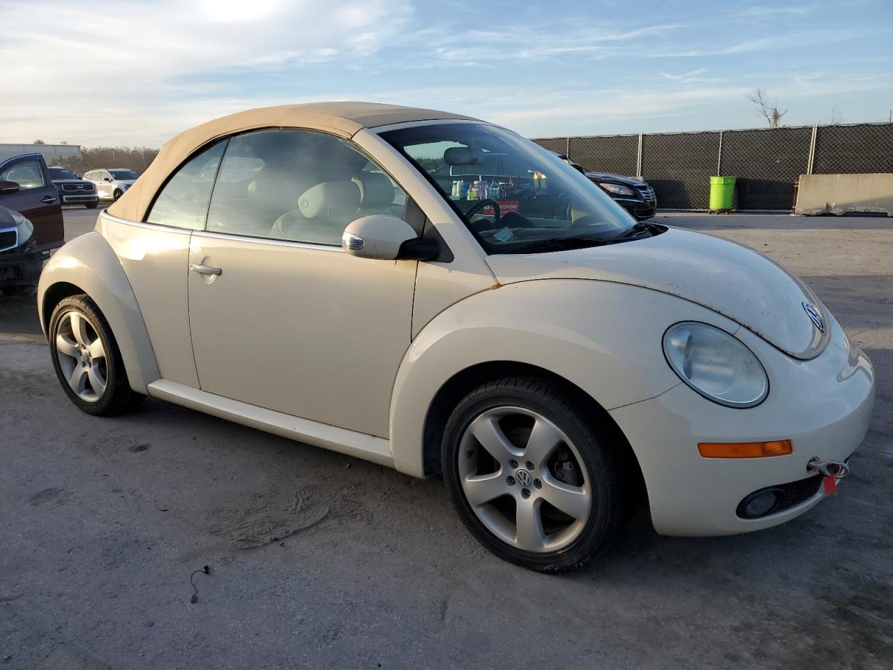 2006 Volkswagen Beetle - Image 4