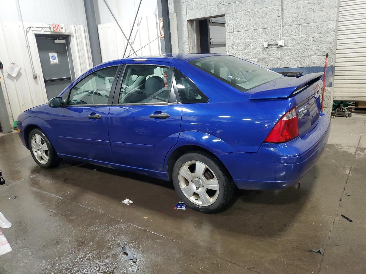 2005 Ford Focus - Image 2