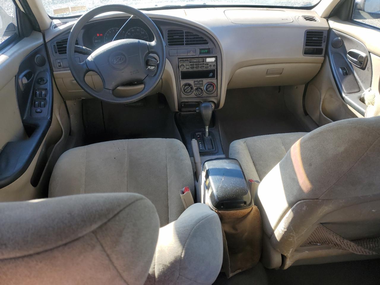 2003 Hyundai Elantra - Image 8