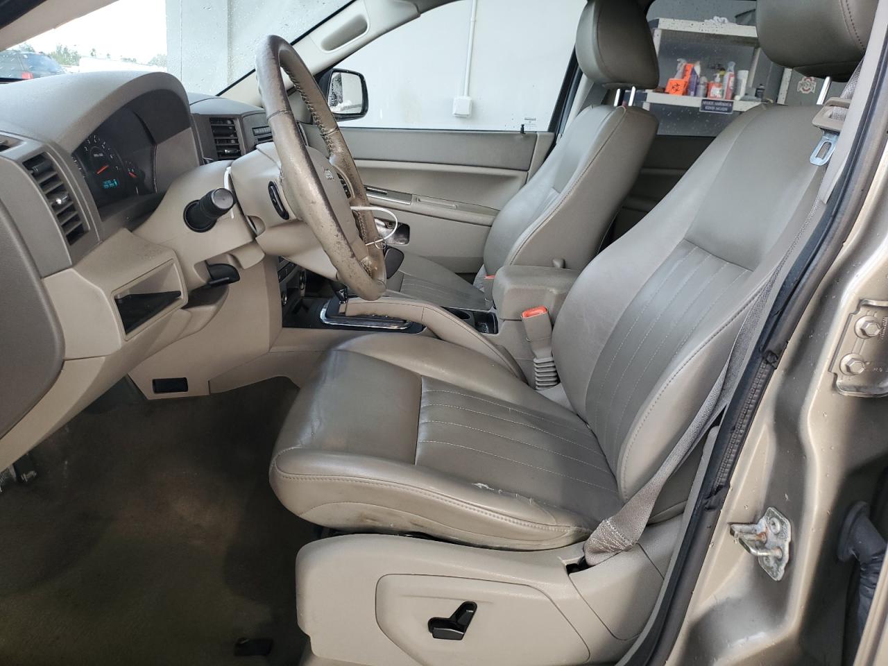 2005 Jeep Grand Cherokee - Image 7