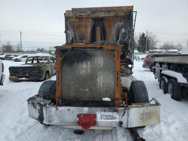 2011 PETERBILT 365   