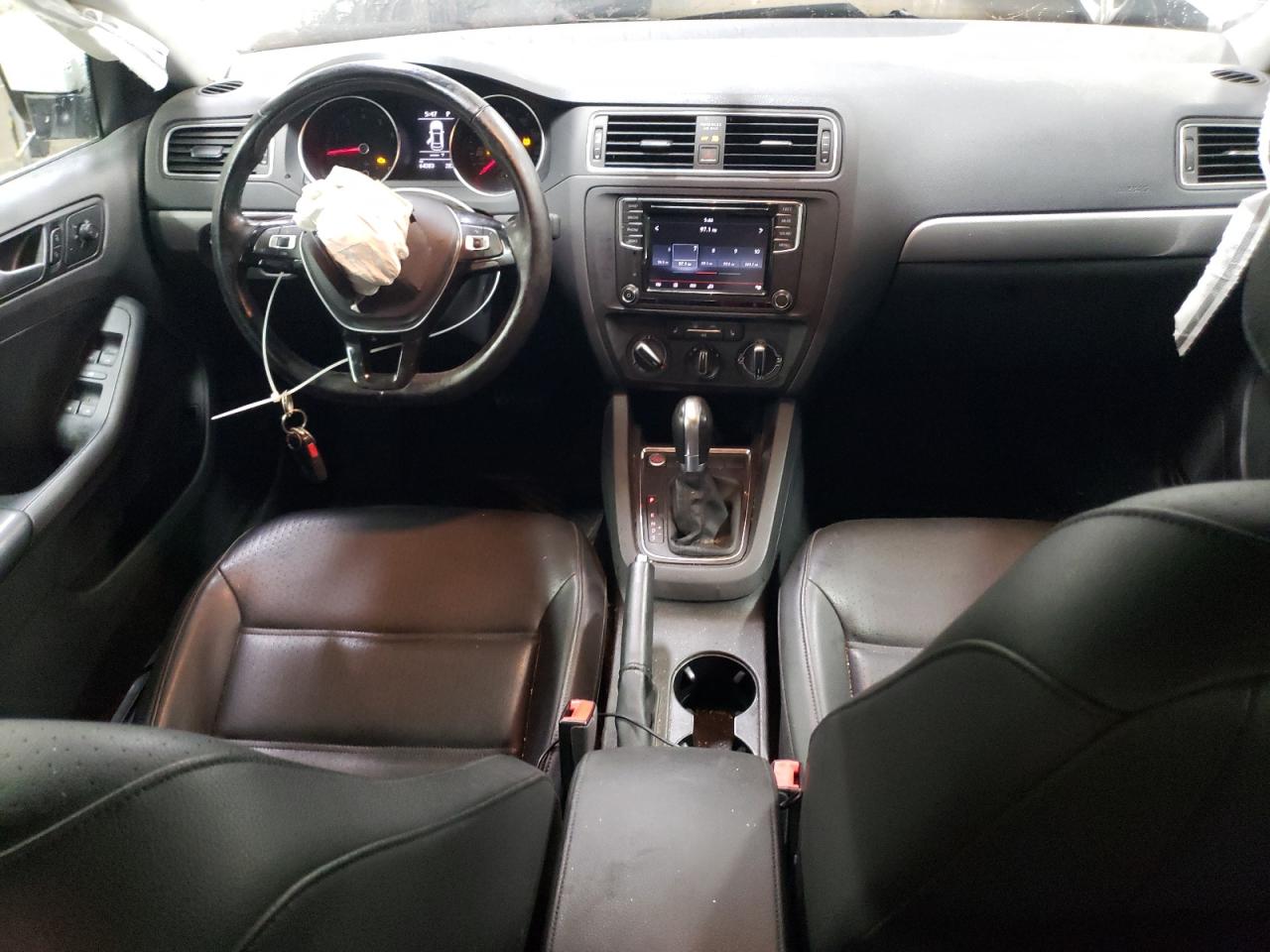 2017 Volkswagen Jetta - Image 8