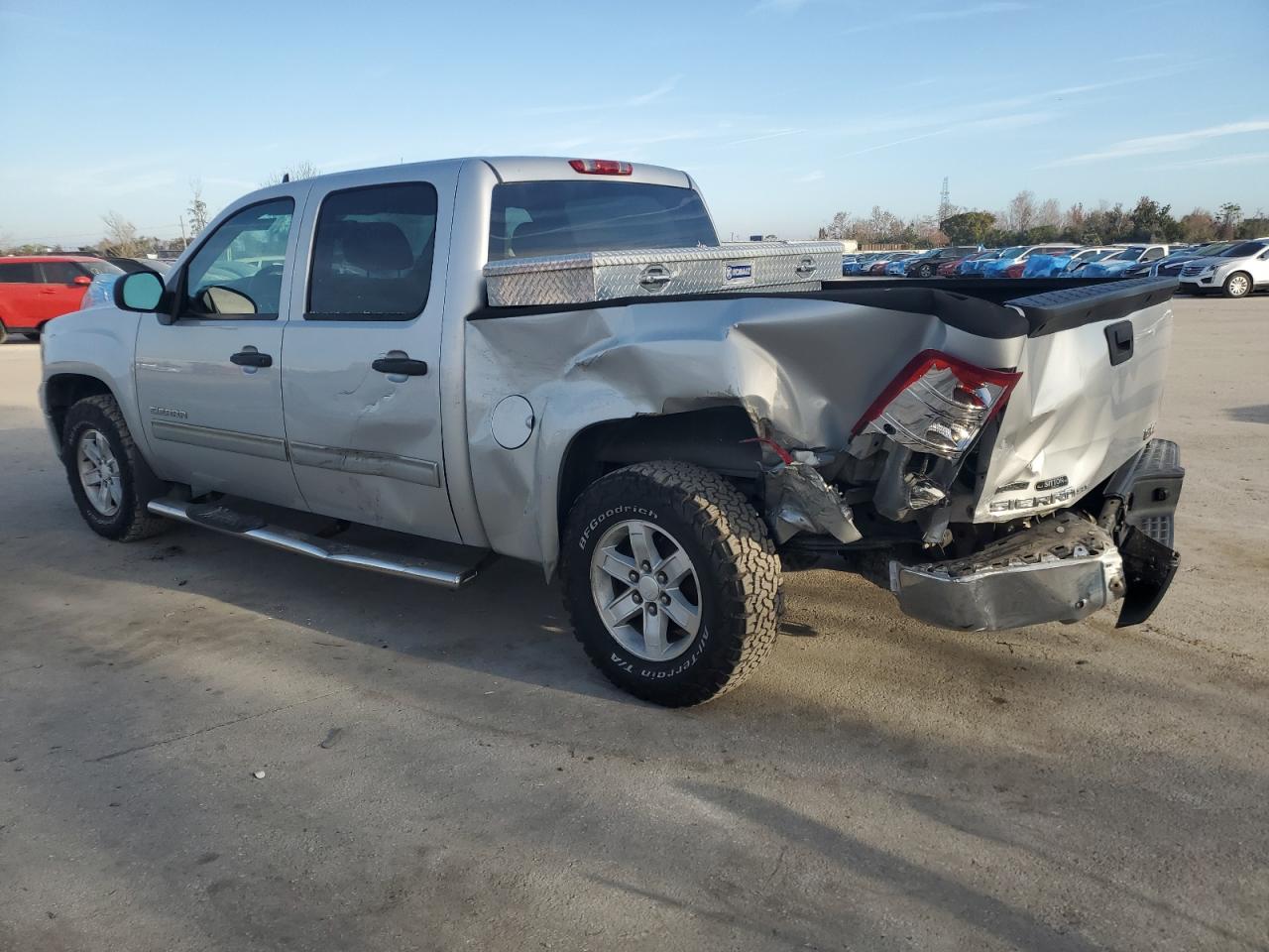 2011 GMC Sierra - Image 2