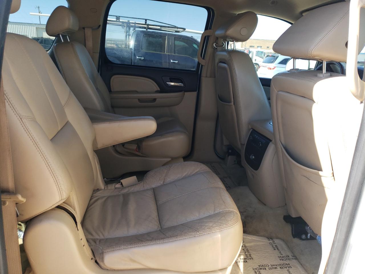 2007 GMC Yukon - Image 12