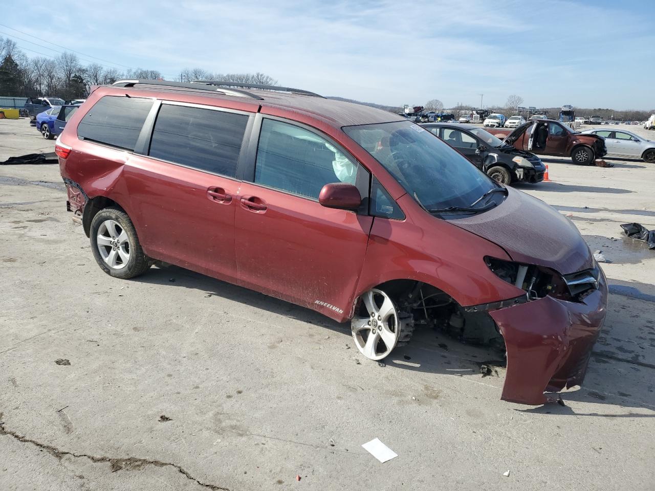 2018 Toyota Sienna - Image 4