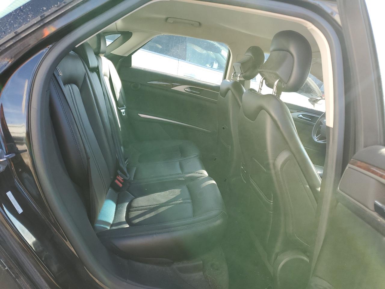 2015 Lincoln MKZ - Image 10