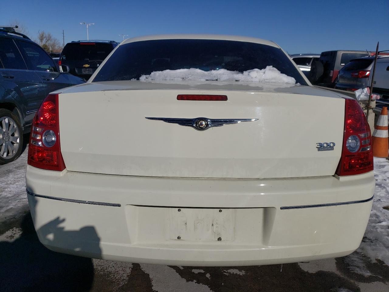 2010 Chrysler 300 - Image 6