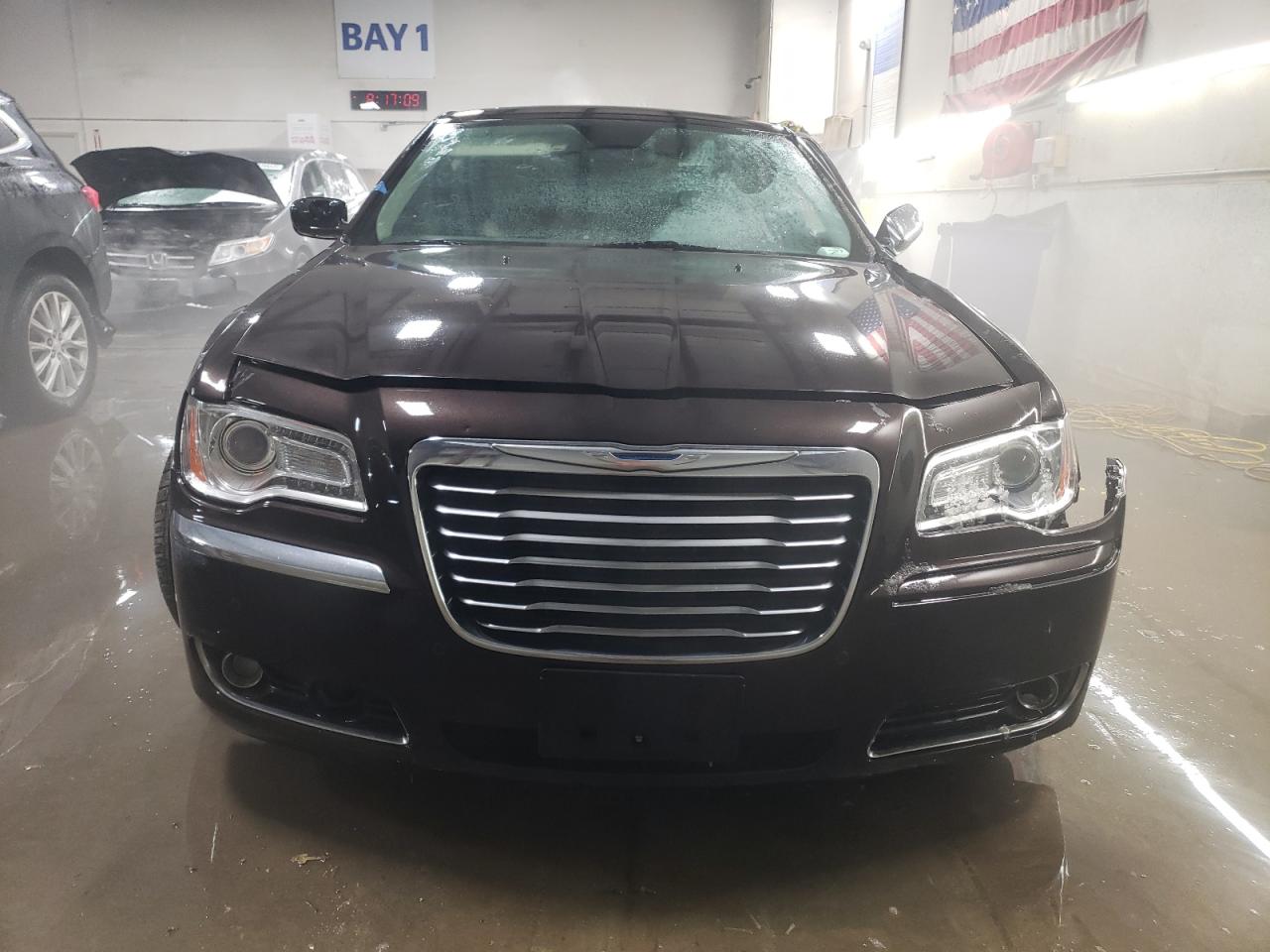 2013 Chrysler 300 - Image 5