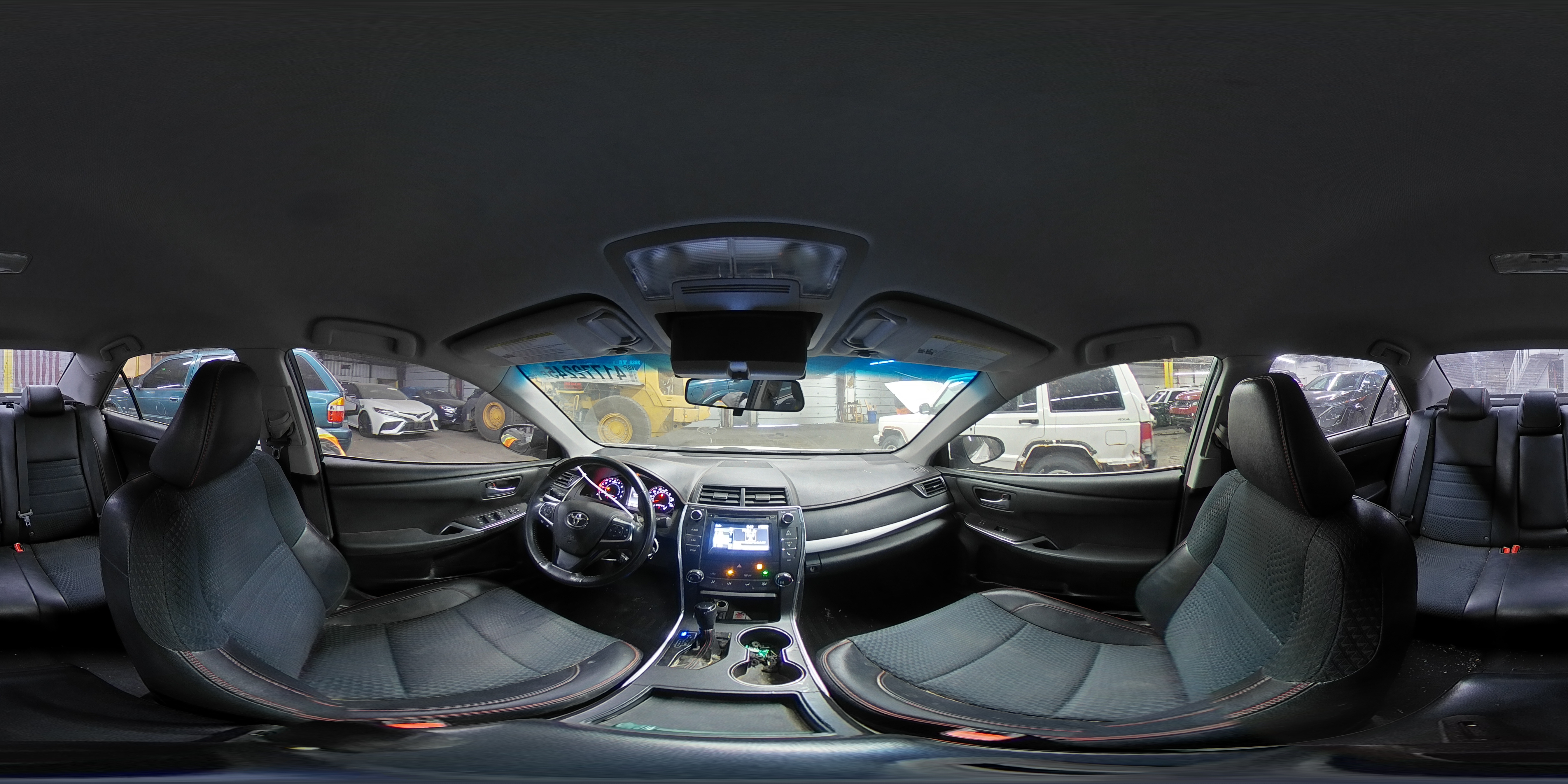 2015 Toyota Camry - Image 13