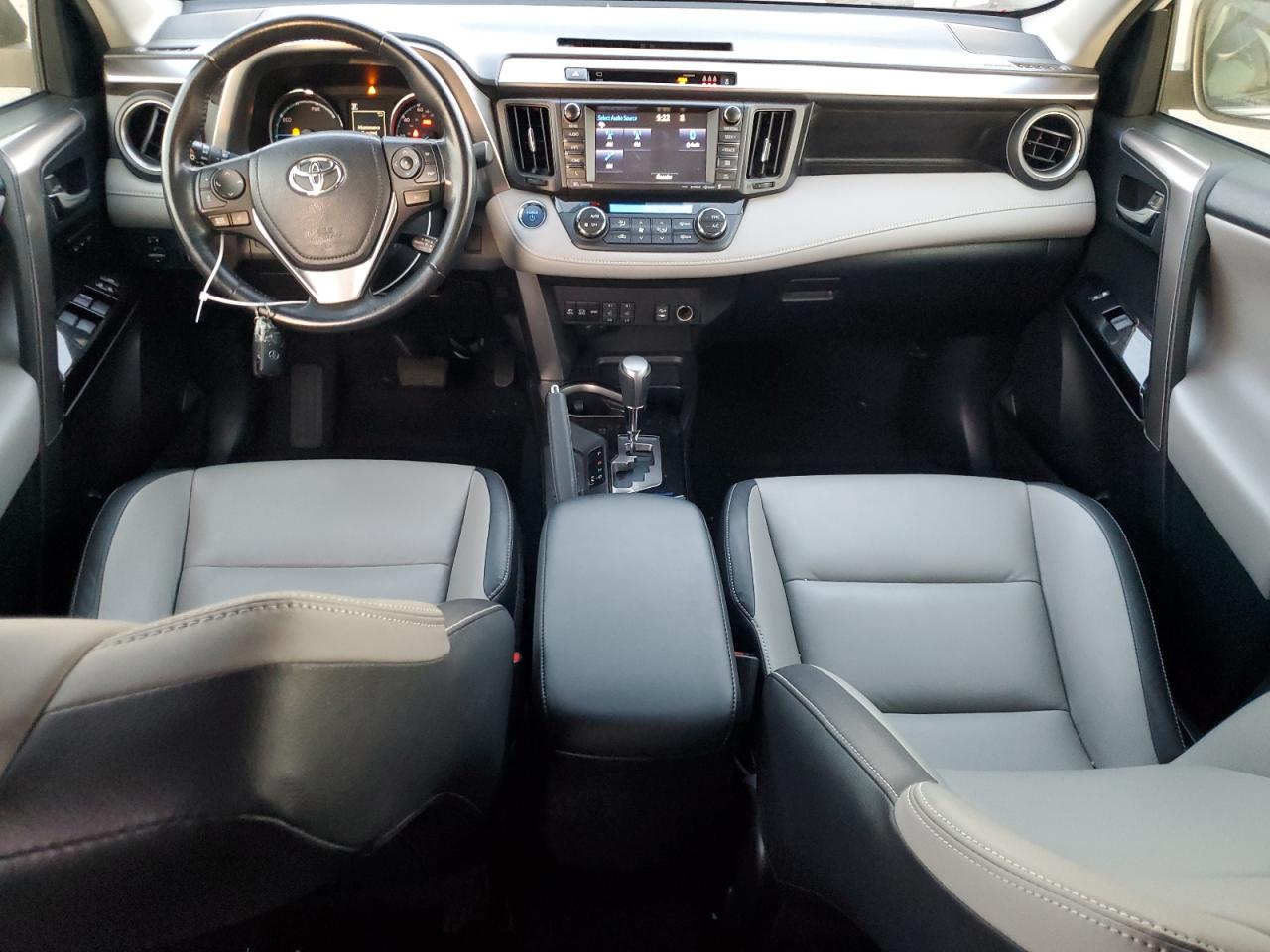 2018 Toyota RAV 4 - Image 8