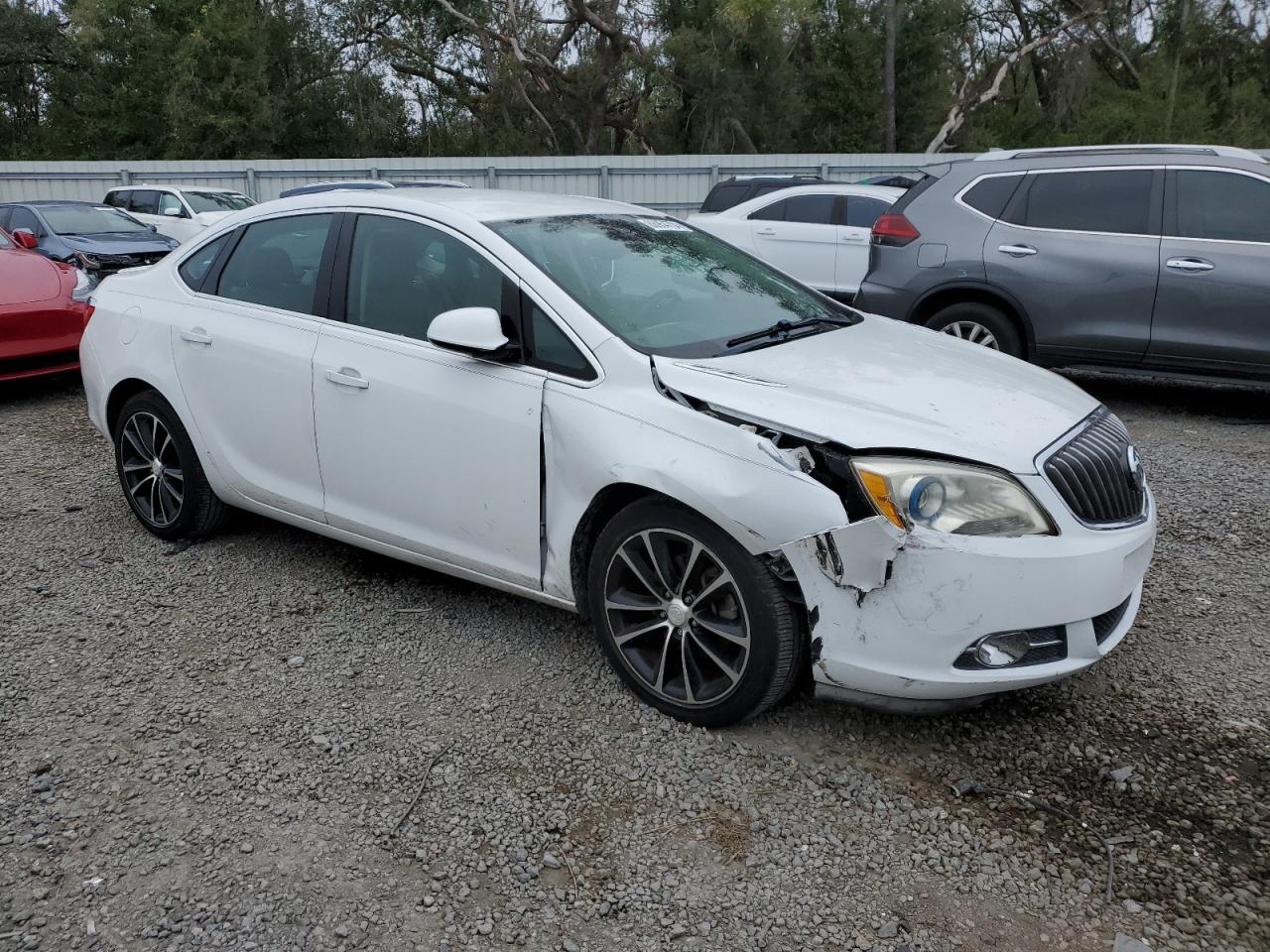 VIN 1G4PW5SK7G4167334 2016 BUICK VERANO no.4