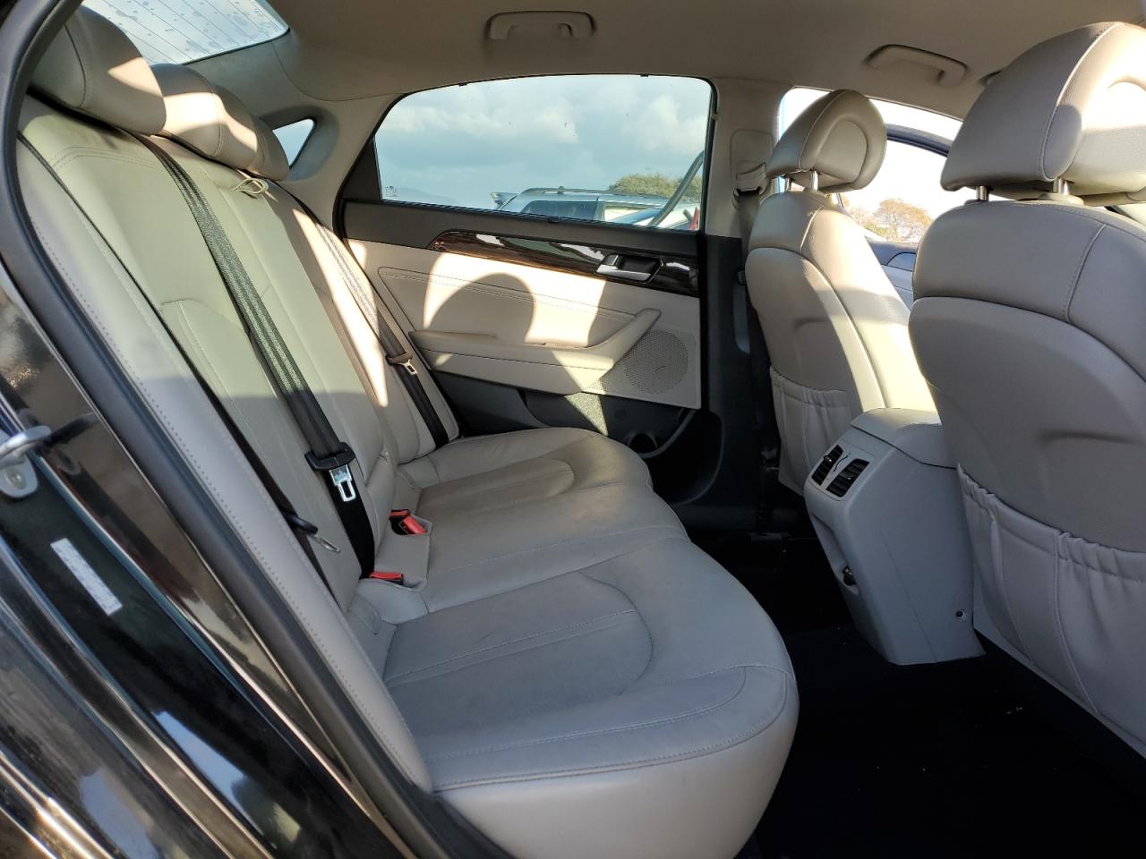 2016 Hyundai Sonata - Image 10