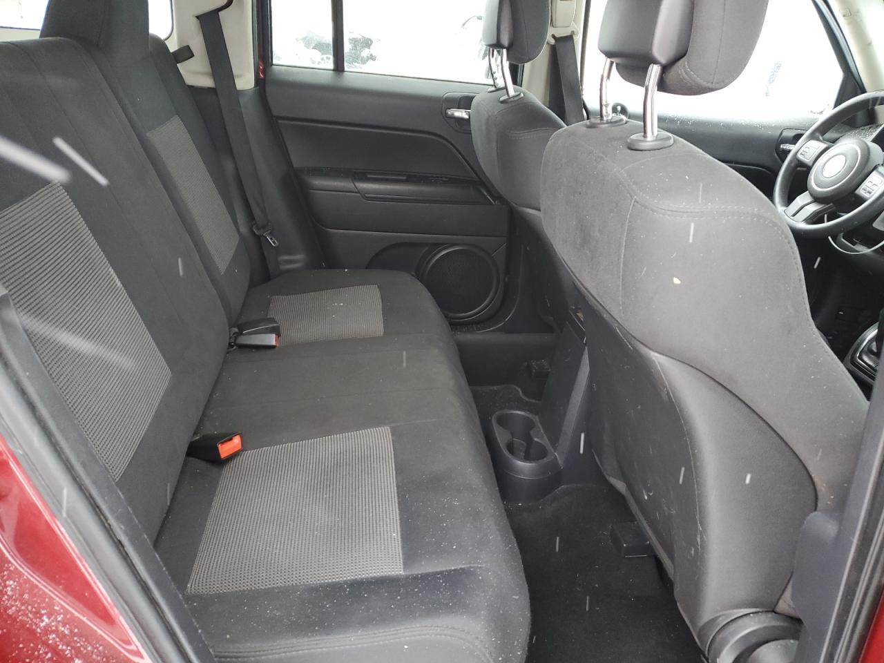 2012 Jeep Liberty (Patriot) - Image 12