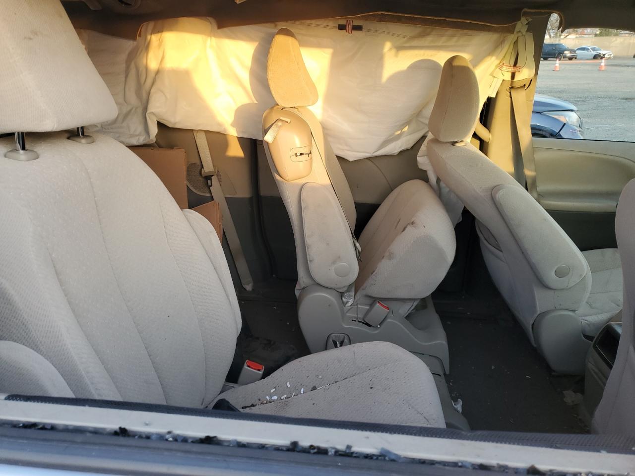 2013 Toyota Sienna - Image 11
