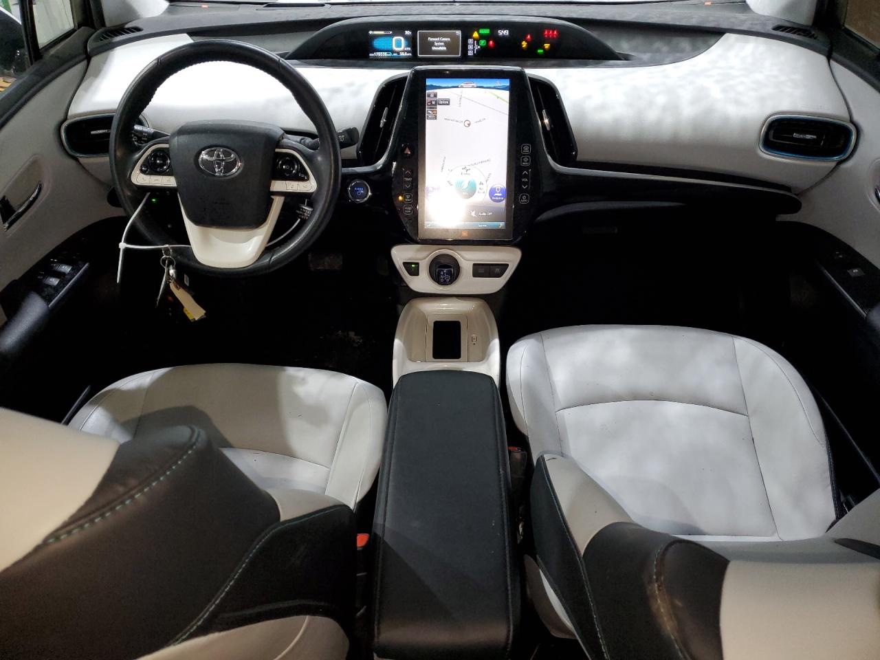 2018 Toyota Prius - Image 8
