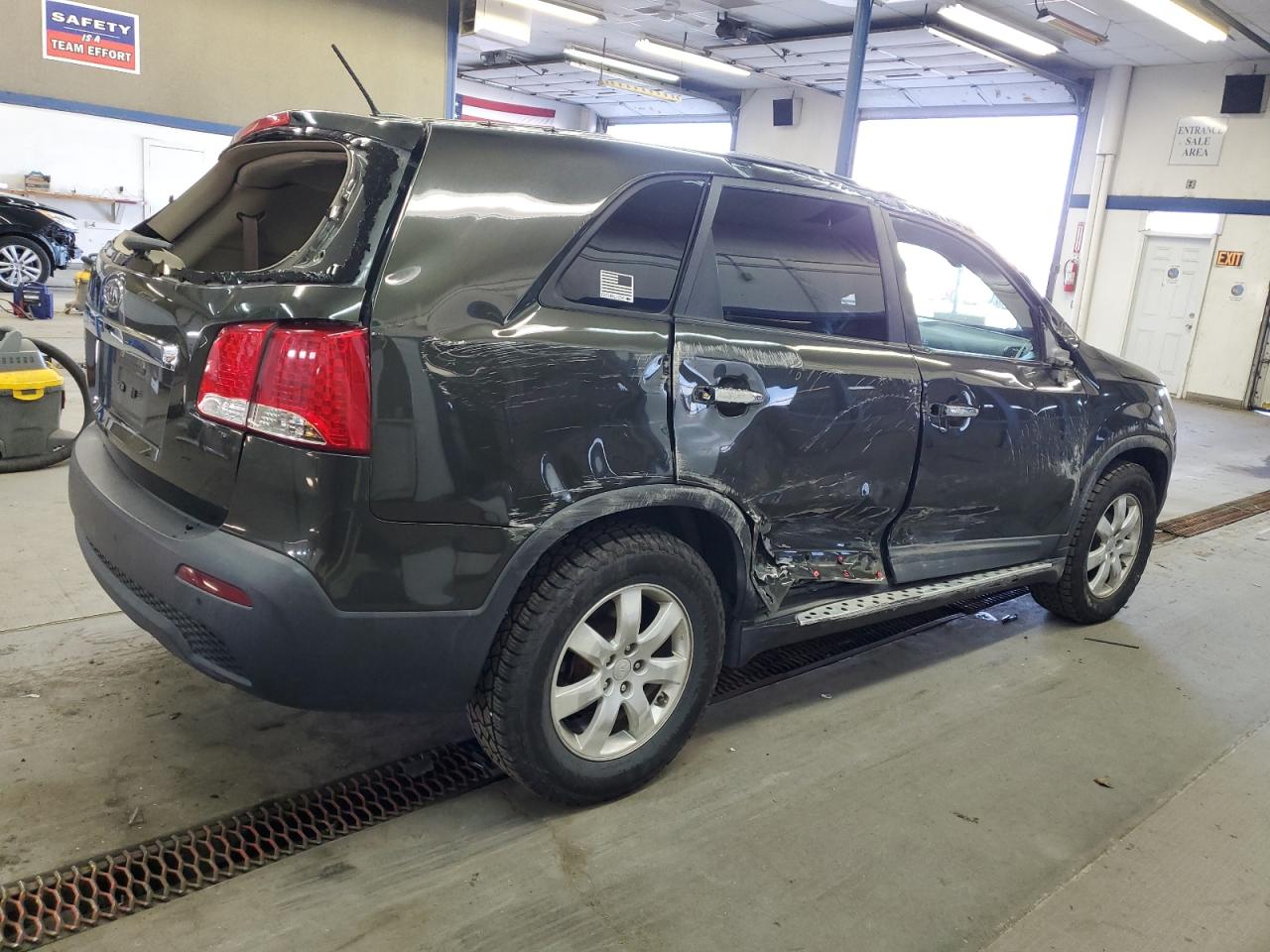 2011 Kia Sorento - Image 3