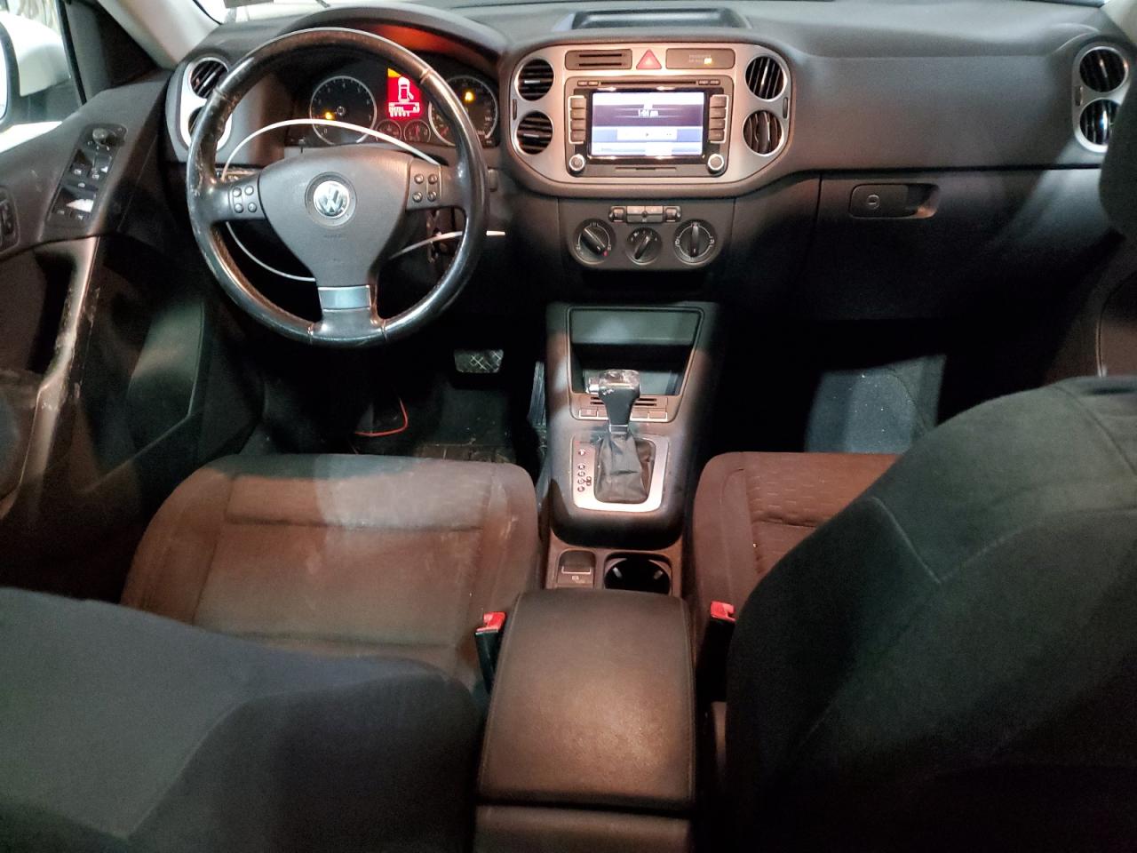 2009 Volkswagen Tiguan - Image 8