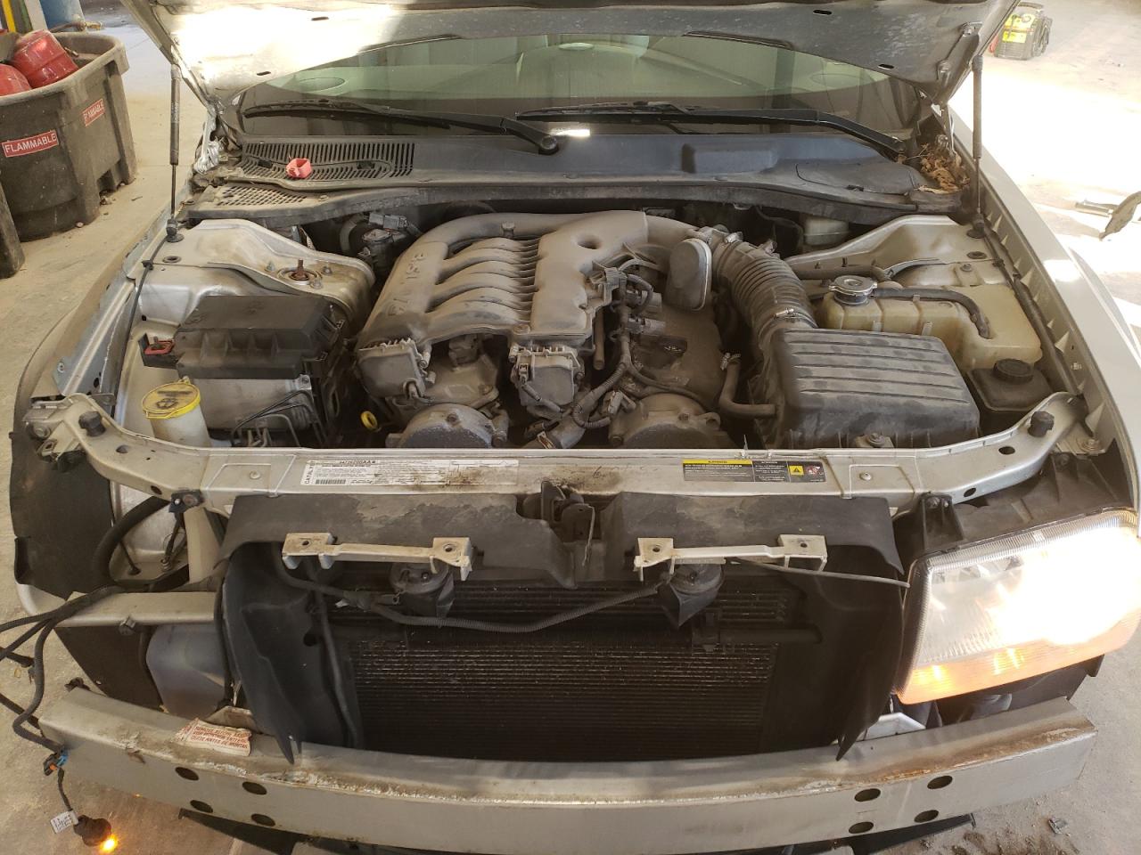 2005 Chrysler 300 - Image 12