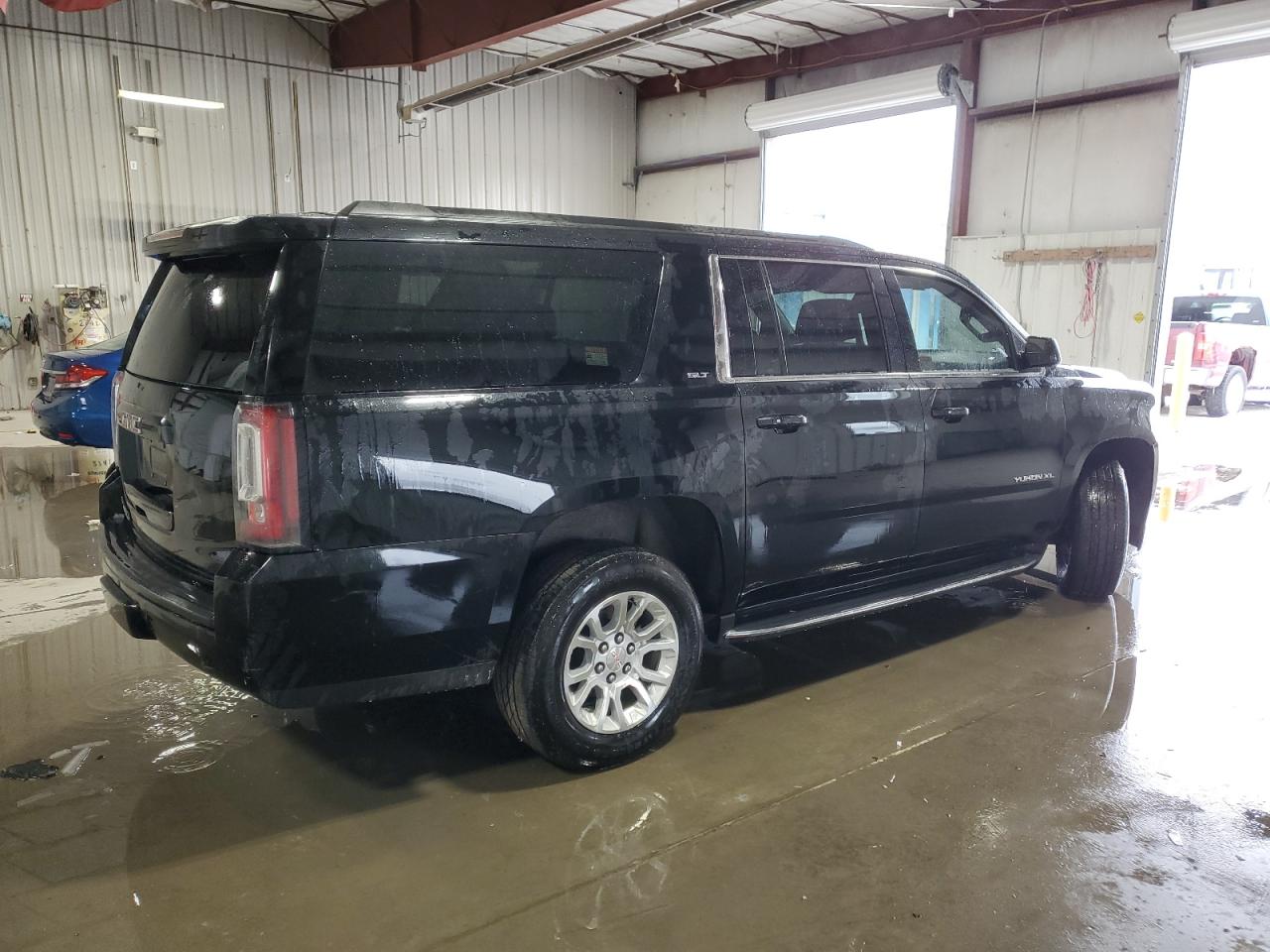 2020 GMC Yukon - Image 3