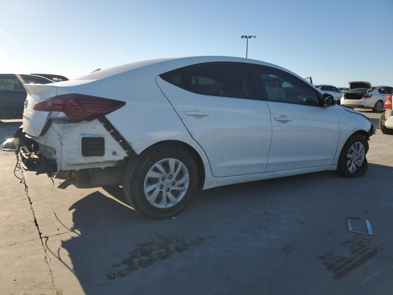 2019 Hyundai Elantra - Image 3