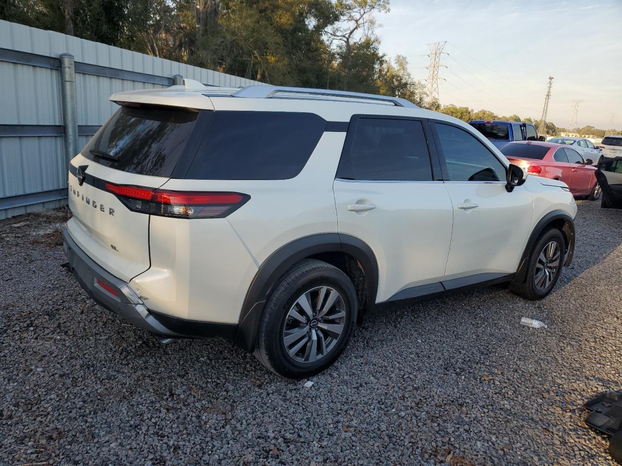 2024 Nissan Pathfinder - Image 3