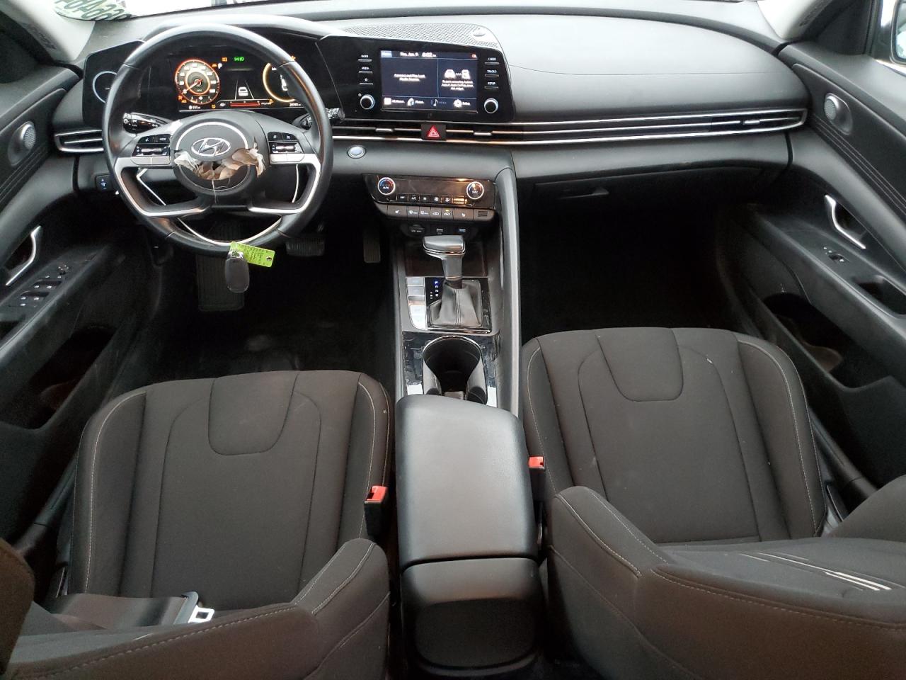 2021 Hyundai Elantra - Image 8