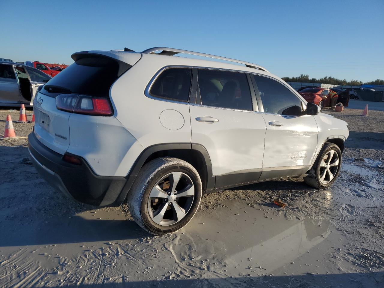 2019 Jeep Grand Cherokee - Image 3