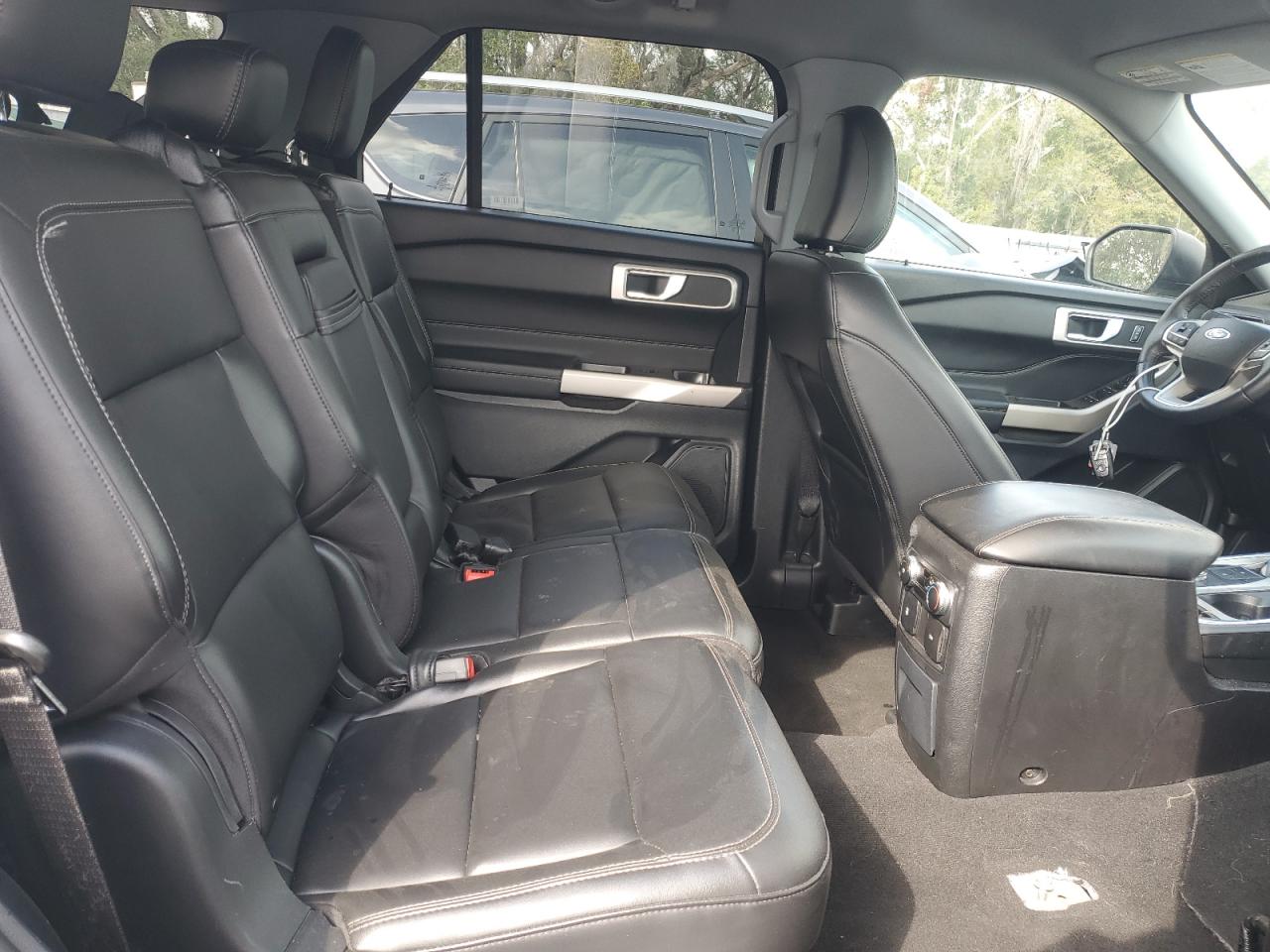 2023 Ford Explorer - Image 11